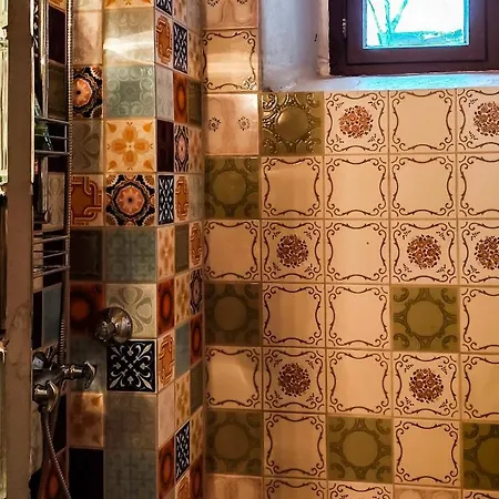 Vintage And Artistic Altbau *