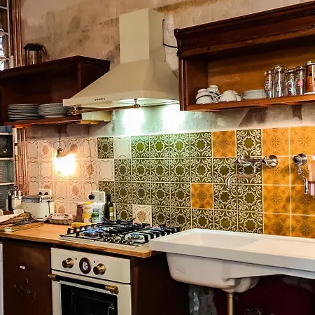 Vintage And Artistic Altbau *